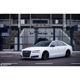 Накладки сплиттеры на пороги на Audi A8 D4